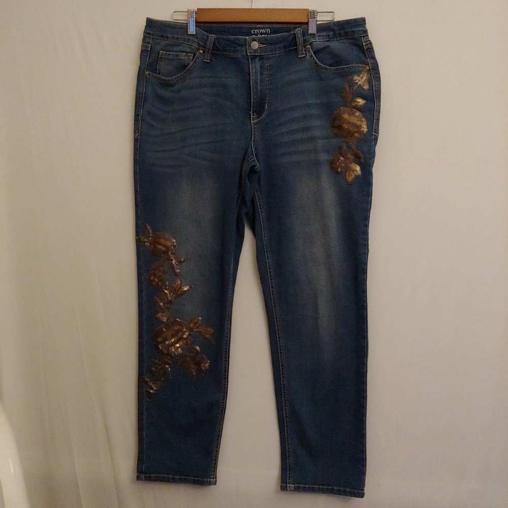 Crown & Ivy girlfriend size 12R sequin embellished detail